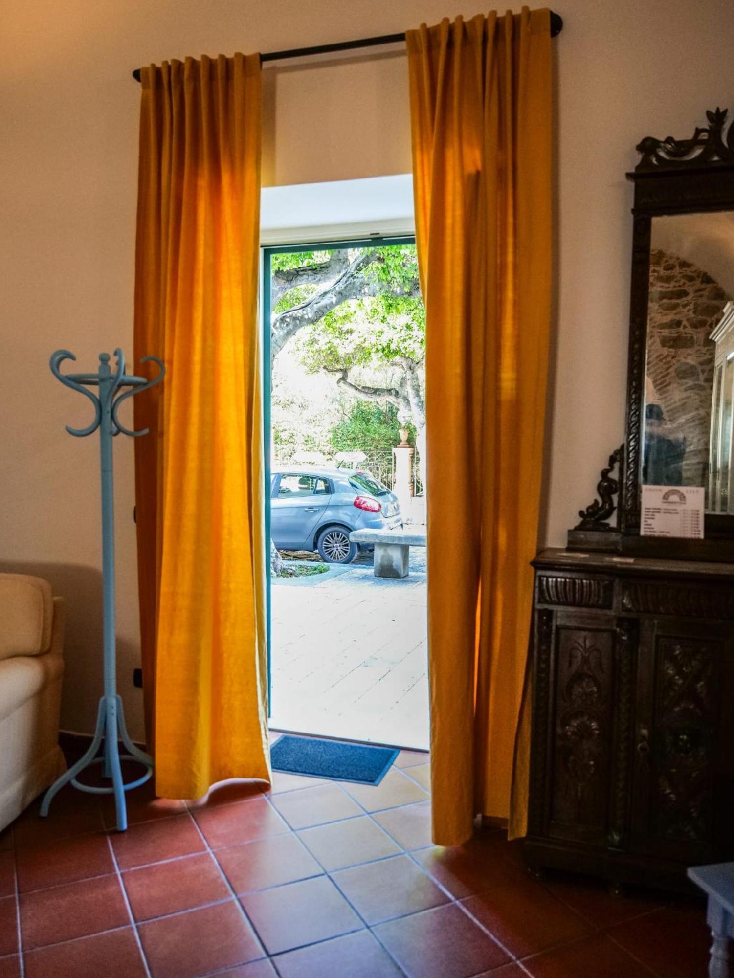 Umberto 25 Bed and Breakfast Santo Stefano di Camastra Esterno foto